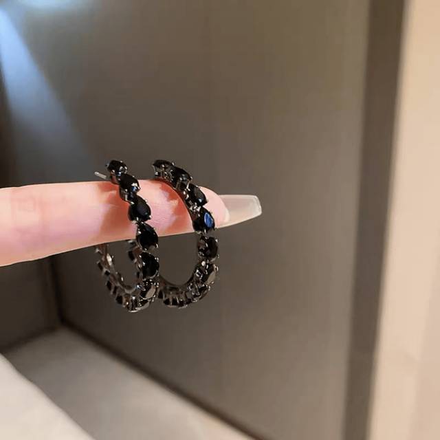 SHEIN Zirconia Water Drop Shaped C Design Ear Cuffs For Women, Unique & Fashionable Stylish Ear Jewelry
