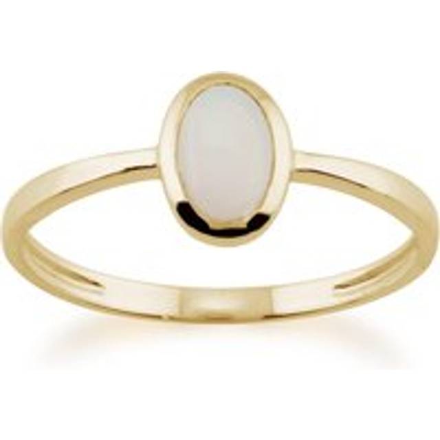 Classic Oval Opal Ring in 9ct Yellow Gold