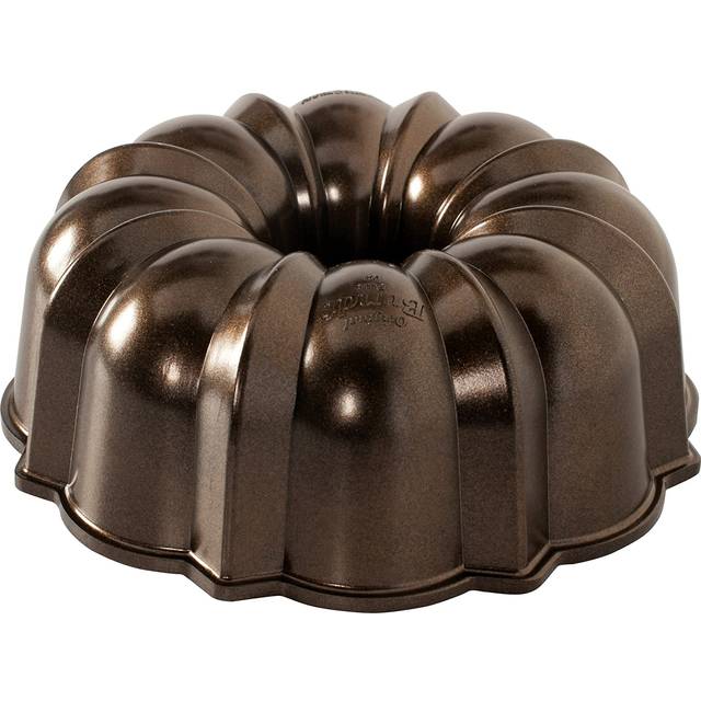 Nordic Ware Pro Cast Original Bundt Pan Bakeware  12 Cup  Bronze
