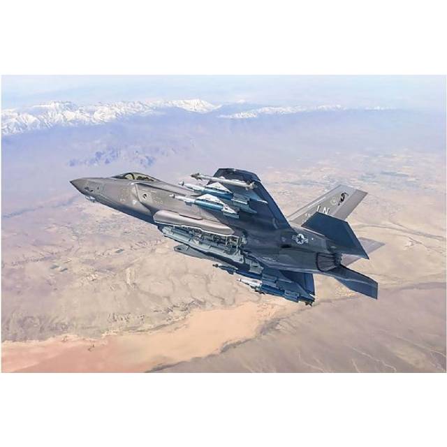 Italeri F-35A Lightning Ii Beast Mode 1:72 Model Kit