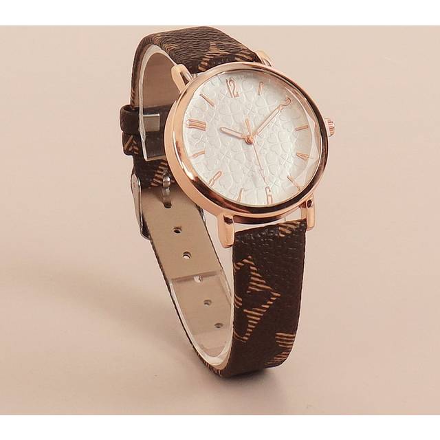 SHEIN 1pc Women&#39;s Fashion Personality Quartz Wristwatch