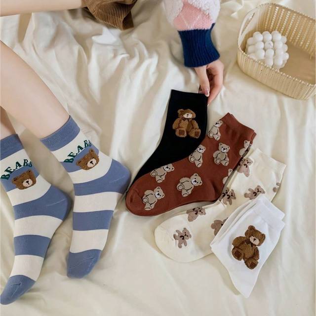 SHEIN 5pairs Women&#39;s Cute Bear Design Creative Mid-calf Socks