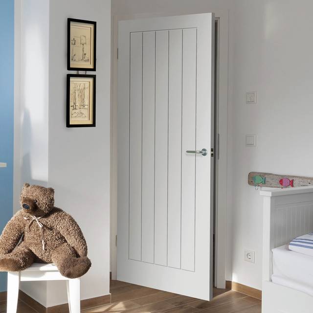 JB Kind Cottage 5 White Moulded Internal Door 1981 x 610mm - JB Kind Doors - 0.6 x 2m