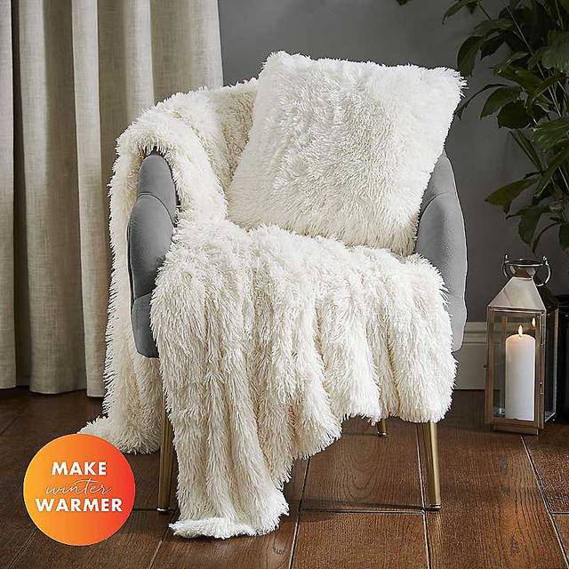 Catherine Lansfield Cuddly Faux Fur 245cmx280cm Throw Cream
