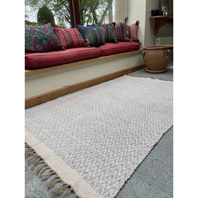 GRETA Soft Bedroom Rug Pale Herringbone Pattern - L70 x W115 - Grey