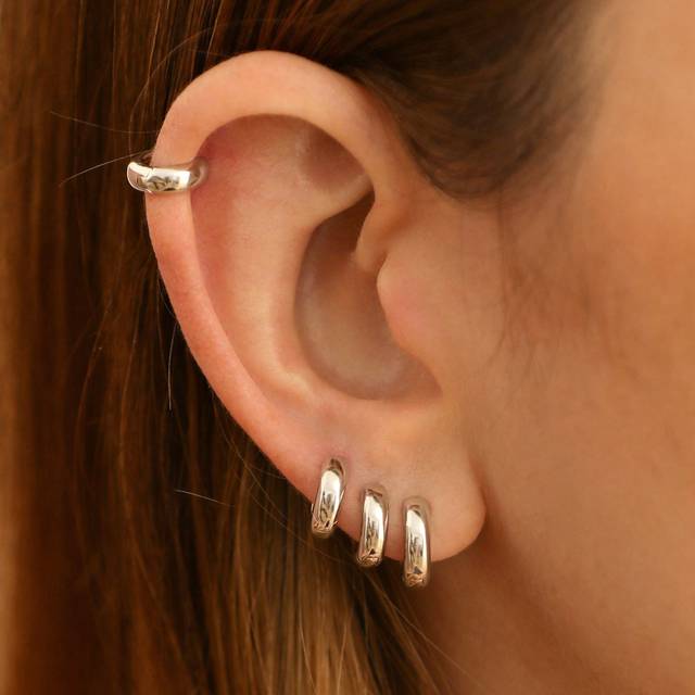 SHEIN 1 Pair S925 Sterling Silver Small Thick Chunky Huggie Hoop Earrings for Women Men Girls, Tiny Cartilage Hoop, Tiny Helix Hoop, Minimalist Targus Hoop,