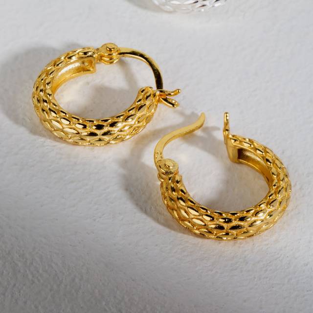 John Greed CANDY Cane Gold Plated Silver Basket Weave Hoop Earrings For Women - gold/silver