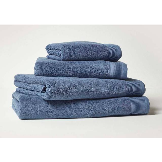 Homescapes 700 GSM Luxury 100% Cotton Denim Blue Bath Towel - Bleu