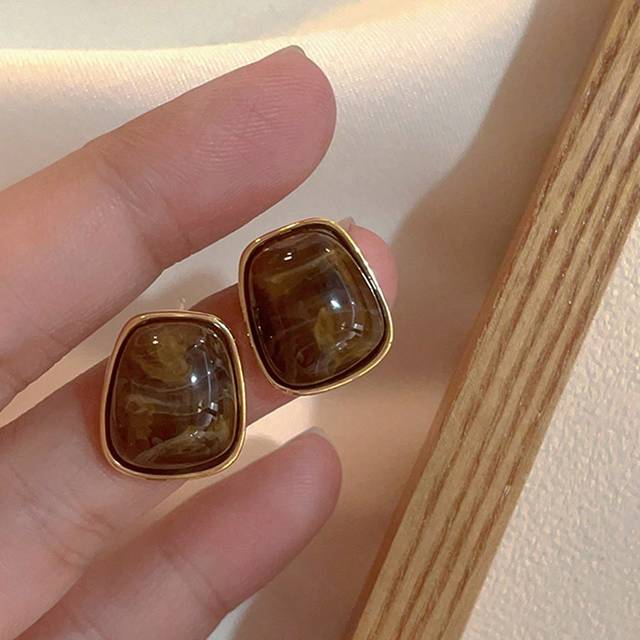 SHEIN 1pair French Style Vintage Geometric Square Shape Lightweight Luxury Women&#39;s Resin Earrings, Suitable For Daily Wear