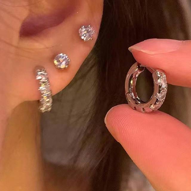 SHEIN 2 Pairs Of Niche High-End Light Luxury Fashion French Elegant Niche Ladies Cold Style Daily Versatile Dating Exquisite Commuting Copper Inlaid Earring