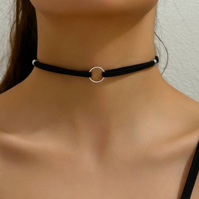 SHEIN 1pc Ladies&#39; Double Layer Black Faux Suede Leather Choker Necklace With Silver Tone Gothic Ring Pendant, Couples&#39; Style For Autumn/winter, Matching Dre