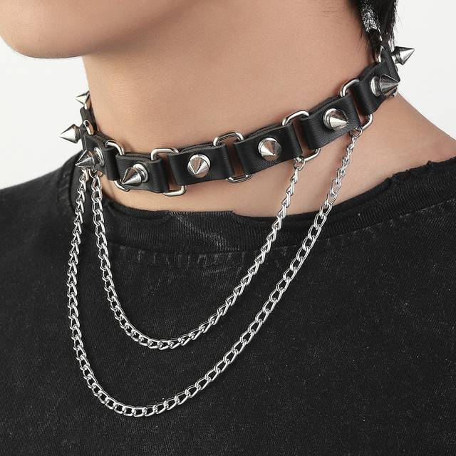 SHEIN Fashionable and Popular Men Spiked & Chain Decor Choker PU for Vacation and for a Stylish Look