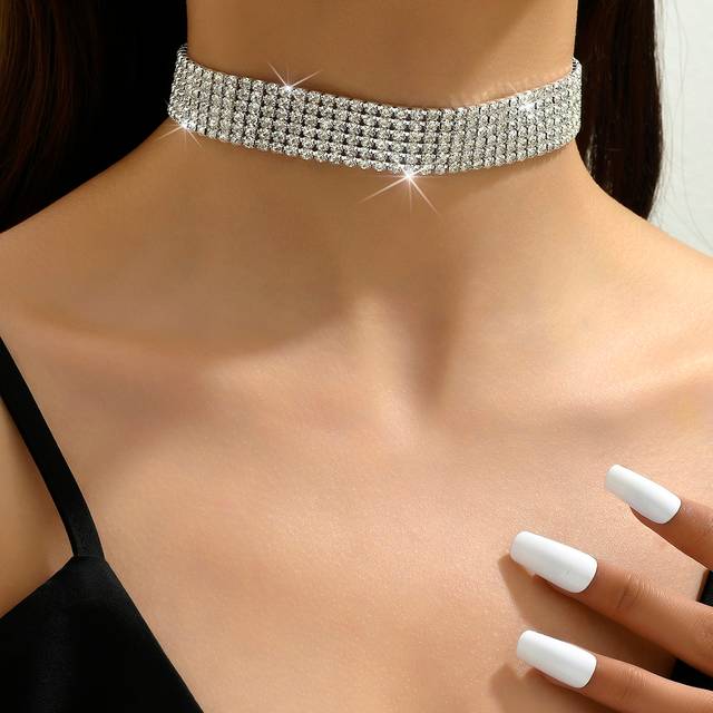 SHEIN 1pc Sparkly Diamond Multi-layered Hip-hop & Electronic Music Elements Detail Party Choker Necklace
