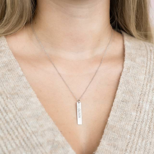 Silverhalsband med namn - Vertikal stapel