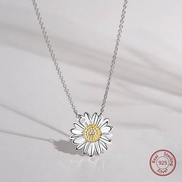 SHEIN 1pc S925 Sterling Silver Micro Inlay Daisy Necklace For Women, Luxury Chrysanthemum Clavicle Chain, Simple And Unique Neck Chain