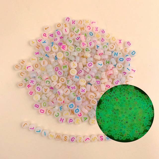 SHEIN 100pcs Glow In The Dark Plastic Flat Beads With Alphabet Design For DIY Bracelet, Necklace Making (Color & Letter Random)