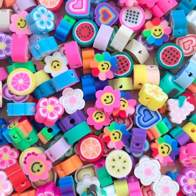 SHEIN 100pcs Fashionable Mixed Fruit, Flower, Heart Shaped Soft Ceramics Clay Beads For Bracelet, Necklace Making (random Styles)
