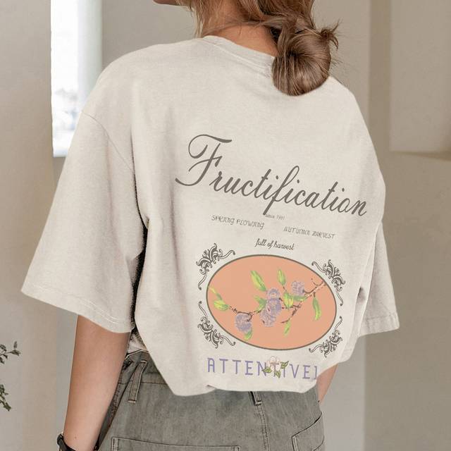 Blommigt & Text Tryck T-shirt med Drop Shoulder - Aprikos (L,M,S,XL,XS)
