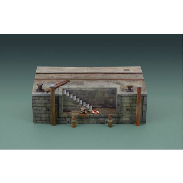 DOCK WITH STAIRS - SHIPS 1:35 - Italeri 5615