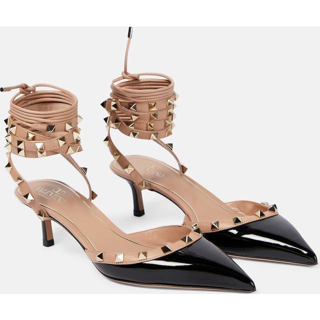 Valentino Garavani Rockstud pumps in patent leather with studs - Black - 36½