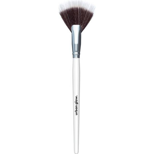 Urban Glow Urban Glow Fan/Highlighter Brush #1.10