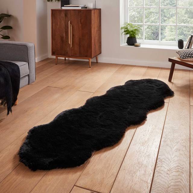 Super Teddy Single Faux Sheepskin 60cm x 90cm Rug Black