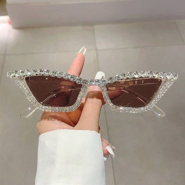 SHEIN 1pc Women&#39;s Champagne Cat Eye Fashion Glasses With Rhinestone Decoration, Fashionable High-End Luxury Eyewear Party Shades Beach Accessories Beach Acc