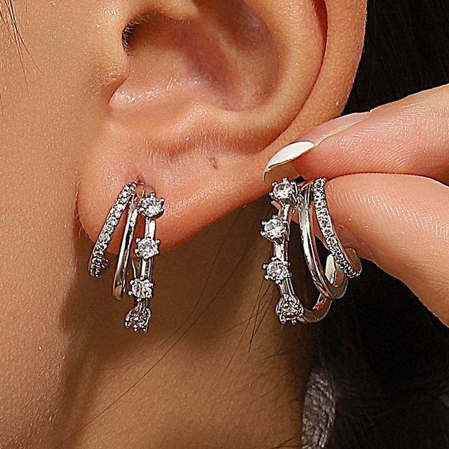1 par Fashionabel Kvinnors Personligt anpassad Delikat Koppar Örhängen med knoppar Med Kubik Zirkonium , Bra Smycken Accessoarer - Silver (En-Storlek)