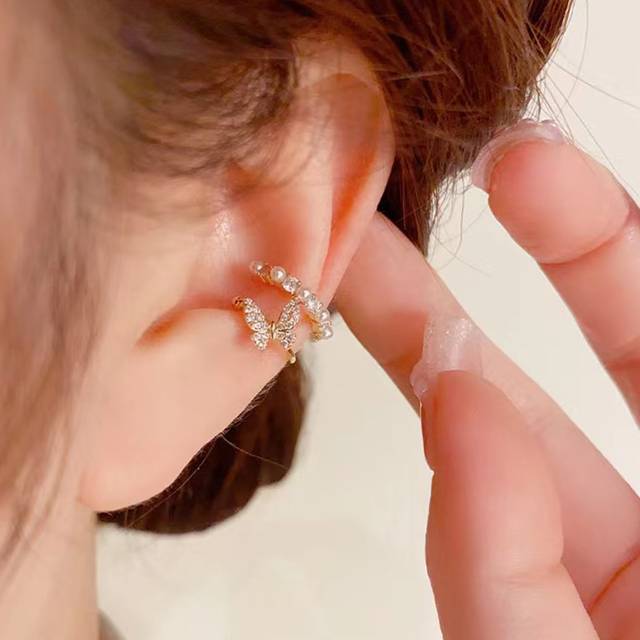 SHEIN 1pc Fashionable Simple Butterfly & Cubic Zirconia & Faux Pearl Clip-On Earrings, Unique Design, Versatile, Elegant For Women