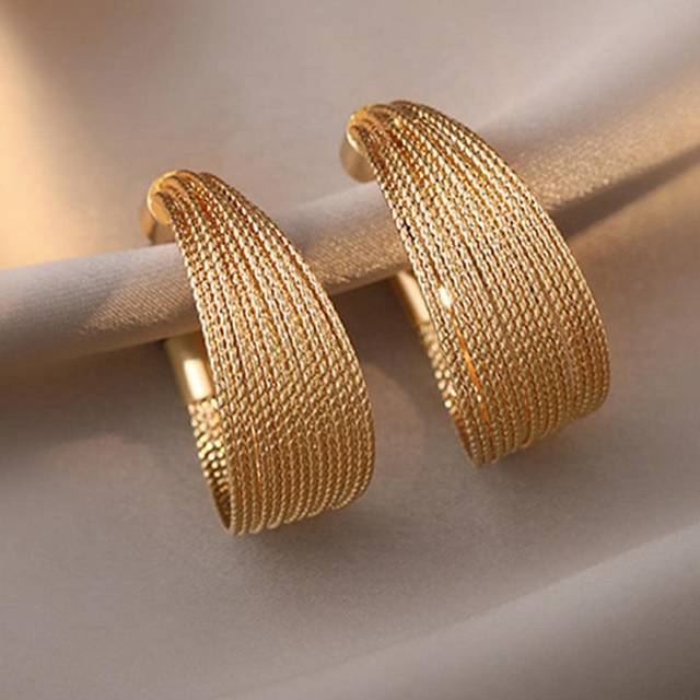 SHEIN 1pair Heavy Industry Drawbench Textured Light Luxury Metal C-shaped Earrings