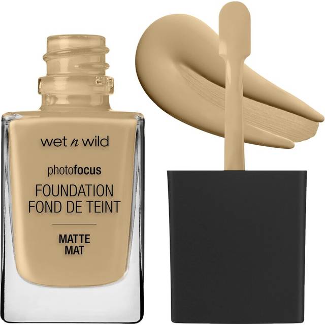 Wet n Wild Photo Focus Matte Liquid Foundation golden Beige  Vegan & cruelty-Free