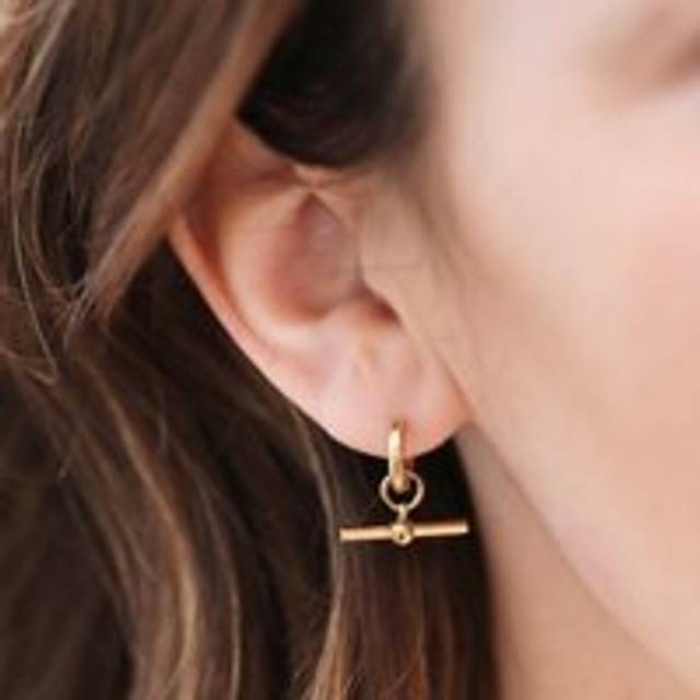 Stainless Steel T-Bar Huggie Hoop Earrings in Gold - gold - one size