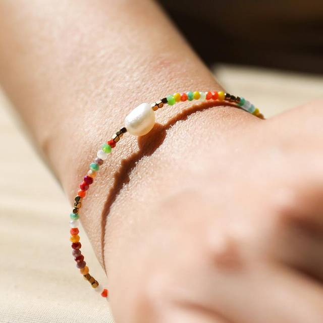 Gold Stainless Steel Rainbow Bead and Freshwater Pearl Bracelet - gold/white/pink - one size