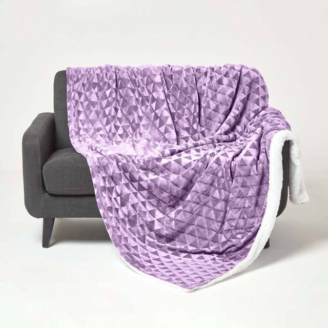 Homescapes Velvet Geometric Throw, 160 x 200 cm, Purple, Triangles, For Bed or Sofa, Handcrafted, OEKO-TEX Certified, 63 x 78"