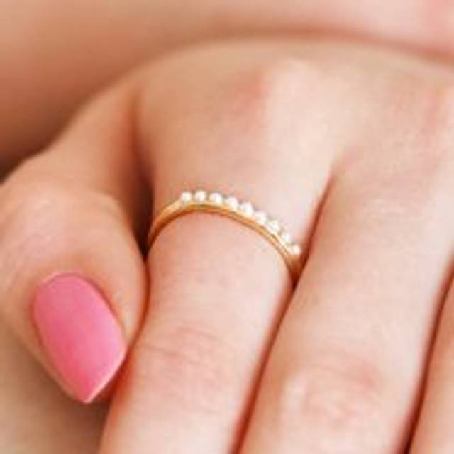 Adjustable Pearl Band Ring in Gold - gold/white - one size