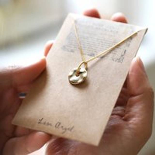 Spinning Disc Pendant Necklace in Gold - gold - one size