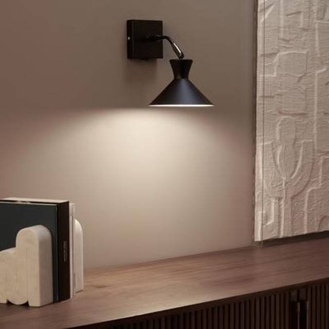 Voltige Metal Wall Light - Black - 17x28x26