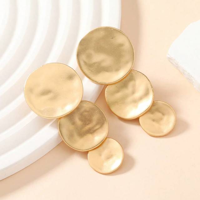SHEIN 1 Pair Vintage Versatile Metal Long Round Clip-On Earrings, Suitable For Women Everyday Wear