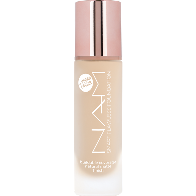 NAM NAM Smart Flawless Foundation 04W Almond 4565.00 DKK/1 L