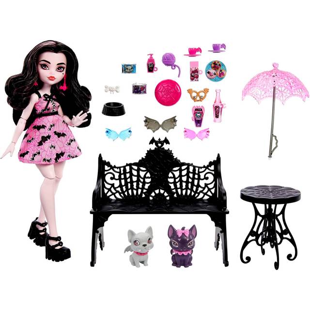 Mattel Monster High Draculaura Bite in The Park Doll and Playset  Medi