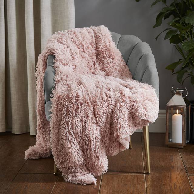 Family Sized Extra Large Cuddly So Soft Faux Fur Throw - Blush Pink (245cm W X 280cm L)