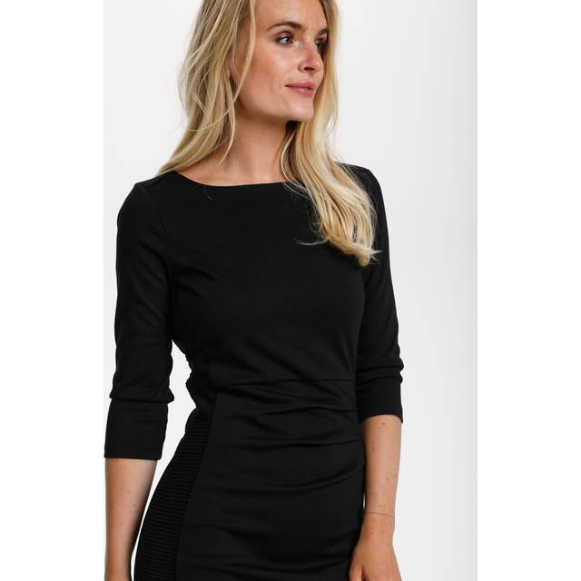 Kasara Pencil Dress - Black Deep - Danish brand KAFFE has been offering timeless collections adorned with feminine details since 1993. The label offers a range of versatile, minimalistic styles that look and feel great, making your daily edit stylish and effortless.