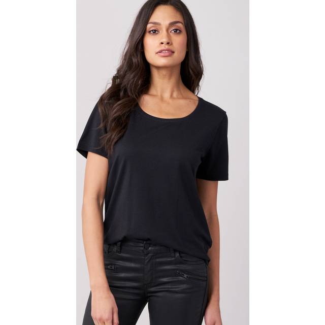 Women&#039;s basic T-Shirt