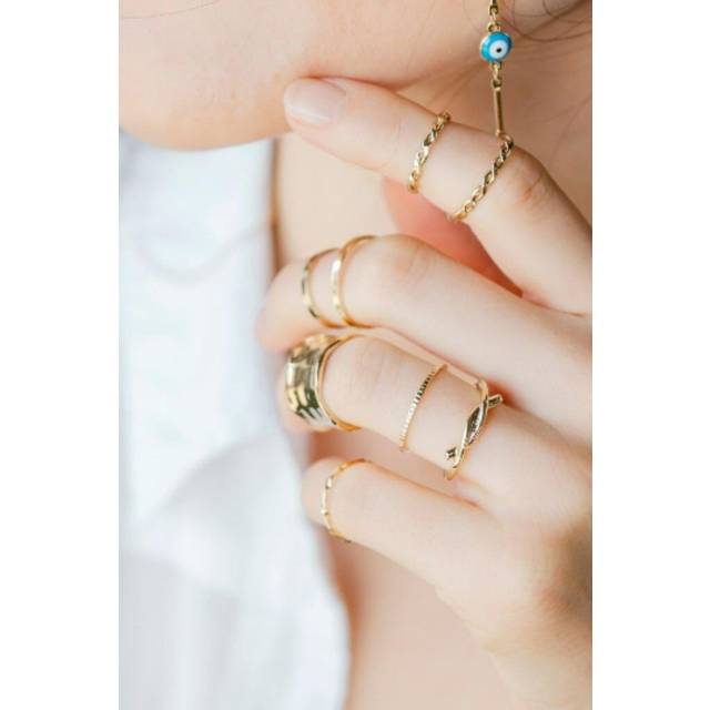 8 Piece Stackable Multisize Thick Silver Band Boho Ring Set - Gold - One Size