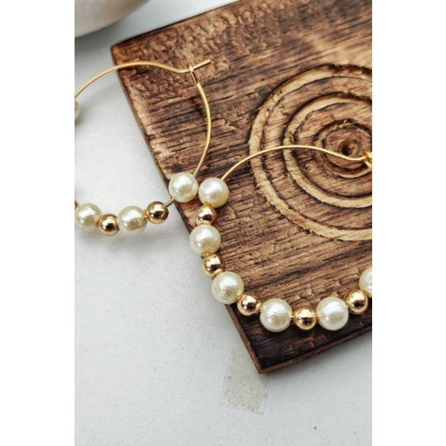 The Colourful Aura Gold White Beaded 30Mm Bali Hoop Earring - One Size