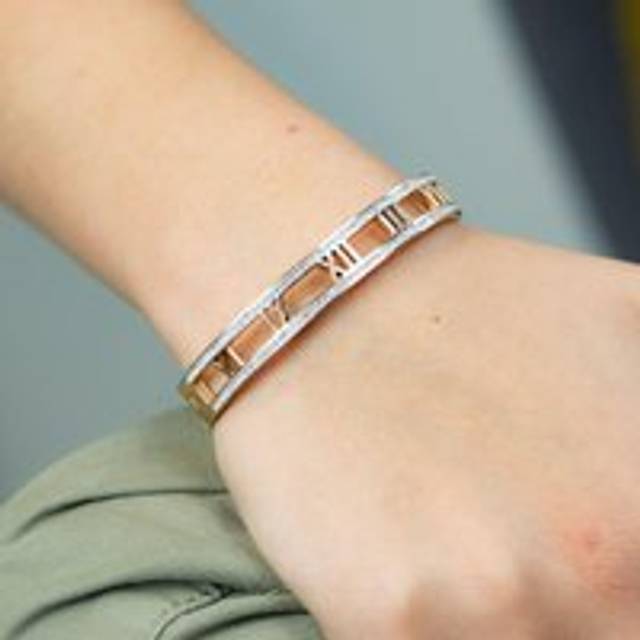 18ct Rose Gold Zircon Roman Number Cuff Wrist Bangle Bracelet - One Size