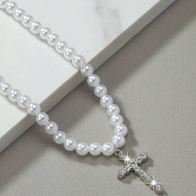 SHEIN One Faux Pearl  Chain Cross Pendant Necklace With Rhinestone For Men, Popular & Fashionable In Europe And America