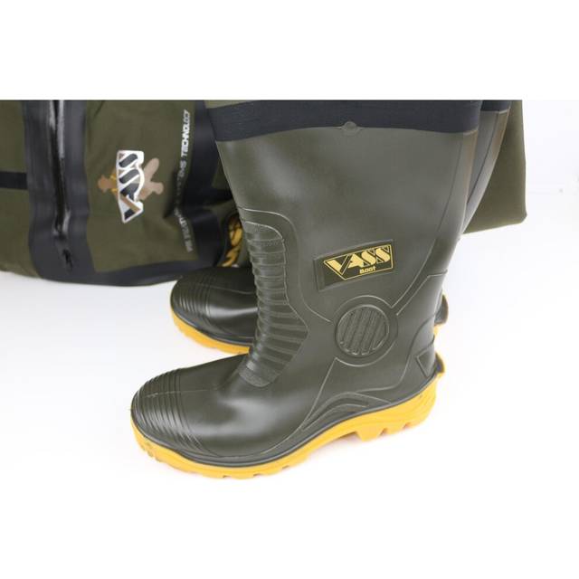 (11) Vass-Tex 3300 Heavy Duty Breathable chest wader studded