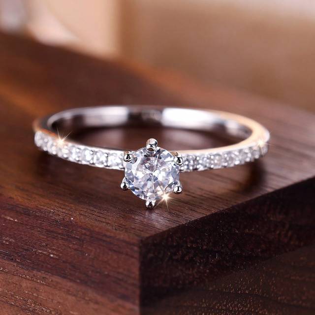 SHEIN 1pc Exquisite Classic Silver Six Claw Round Cut White Diamond Ring For Women, Bride, Engagement, Wedding, Anniversary, New Year, Valentine&#39;s Day Gift