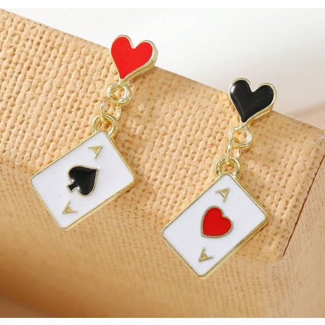 SHEIN 1pair Unique Cute Heart-Shaped Poker Cards Asymmetric Small Stud Earrings For Women Personalized Summer Versatile Red Heart Ace,&Black Heart Ace Asymm